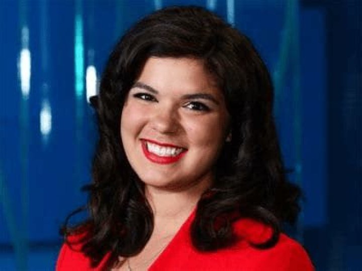 Amanda Roberts Bio, Wiki, Age, Height, Family, Husband, WVUE/FOX8, and Net Worth.