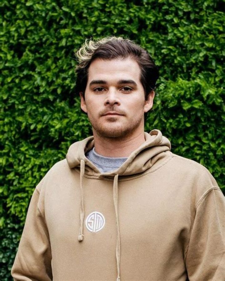 Daltoosh Biography , Net Worth And Merch: How Old Is Daltoosh Twitch?