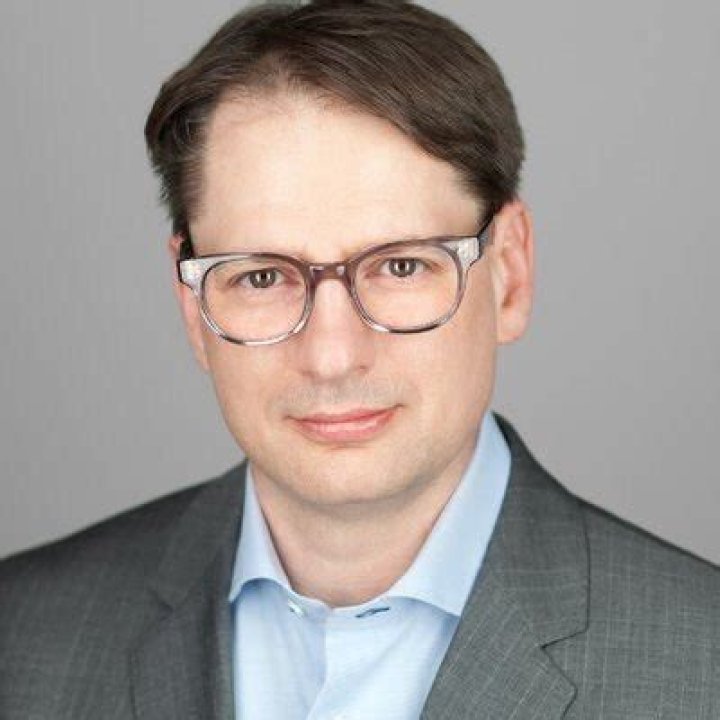 Danielle Booth Net Worth, Age, Husband, Birthday, Height, Children, Salary, Wiki Bio