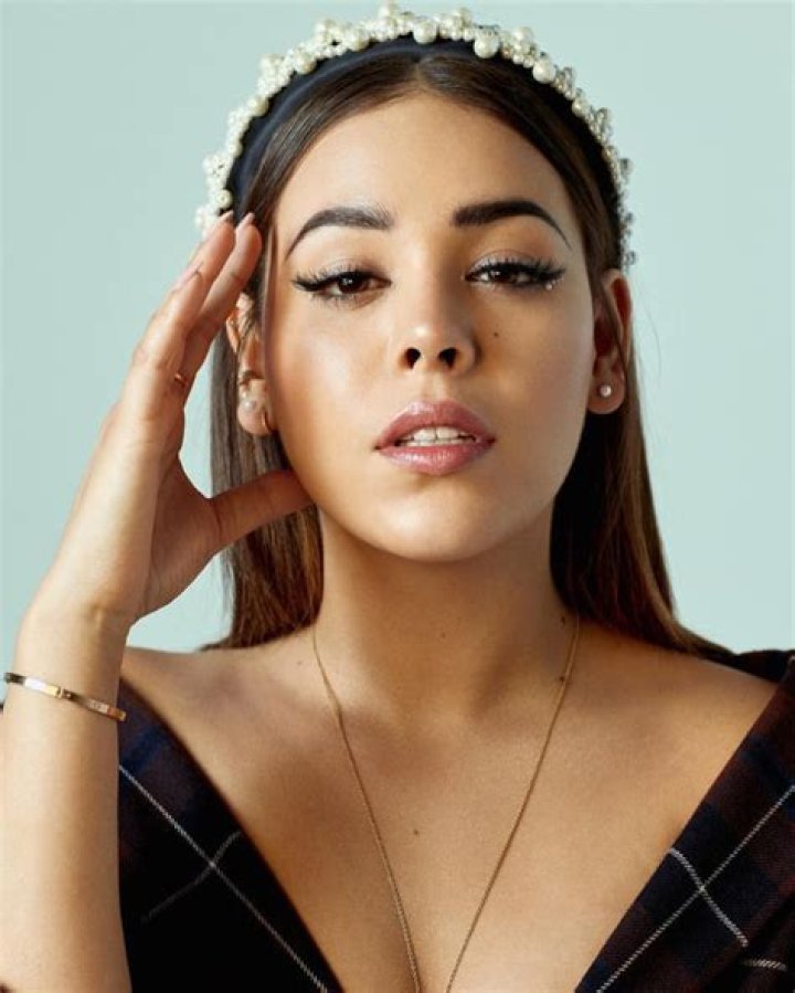 Danna Paola Height, Net Worth, Boyfriend, Feet, Wiki, Age, Parents, Instagram, Birthday, Weight