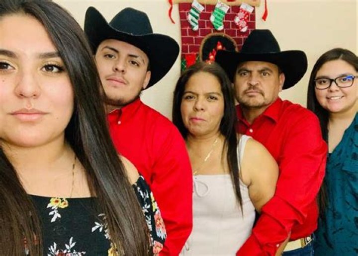 Does Emanuel Navarrete Have A Girlfriend? Take A Look At The Personal Life Of A Mexican Boxer