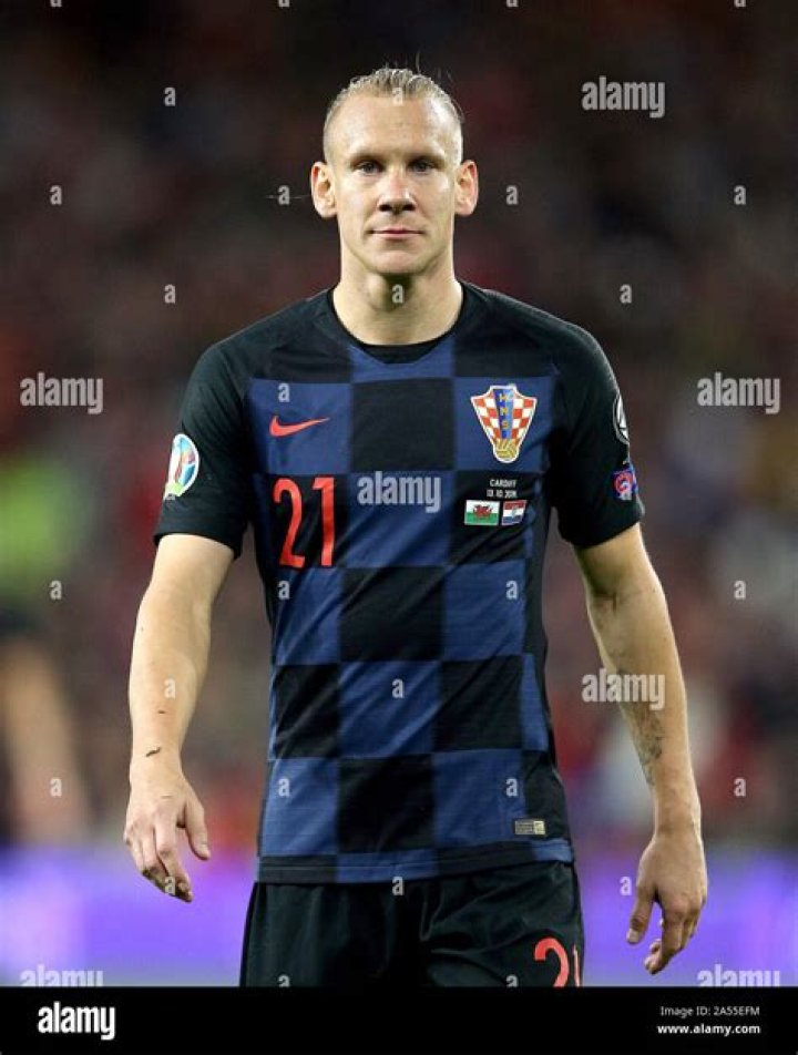 Domagoj Vida Age, Wikipedia, Biography, Children, Salary, Net Worth, Parents.