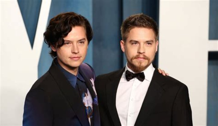 Dylan Sprouse’s Net Worth, Age, Height, Weight, Girlfriend, Dating, Bio-Wiki