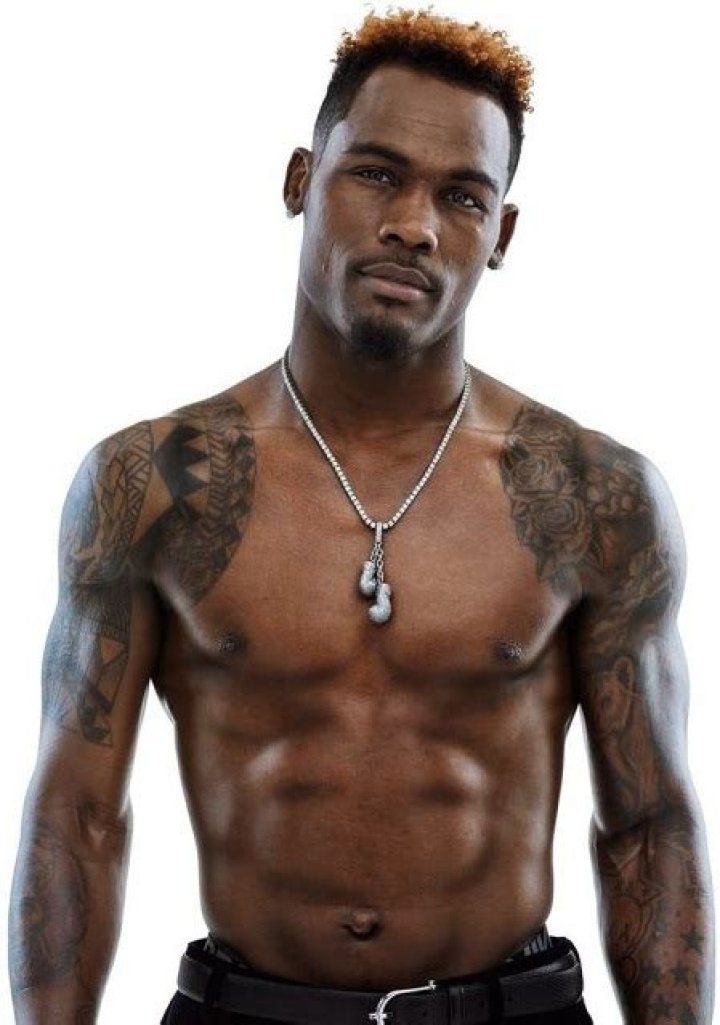 Holly Hunter: Boyfriend, net worth, tattoos, smoking & body measurements