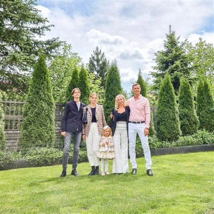 How Old Is Karina And Ronald Kurzawa? Sis Vs Bro Age Gap And Net Worth Exposed