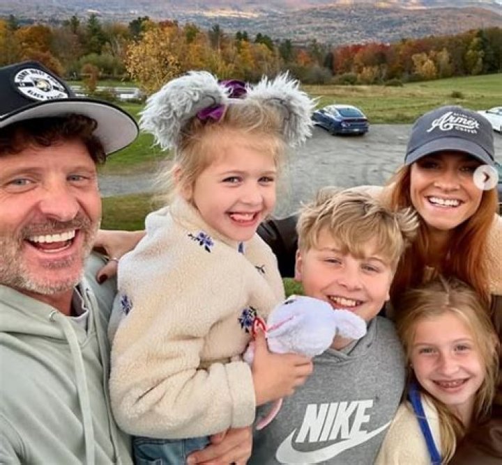 Jenn Todryk Bio, Age, Family, Husband, Kids, No Demo Reno, Net worth