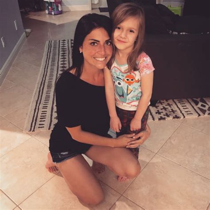 Jenny Dell Age, Height, Weight, Parents, Instagram