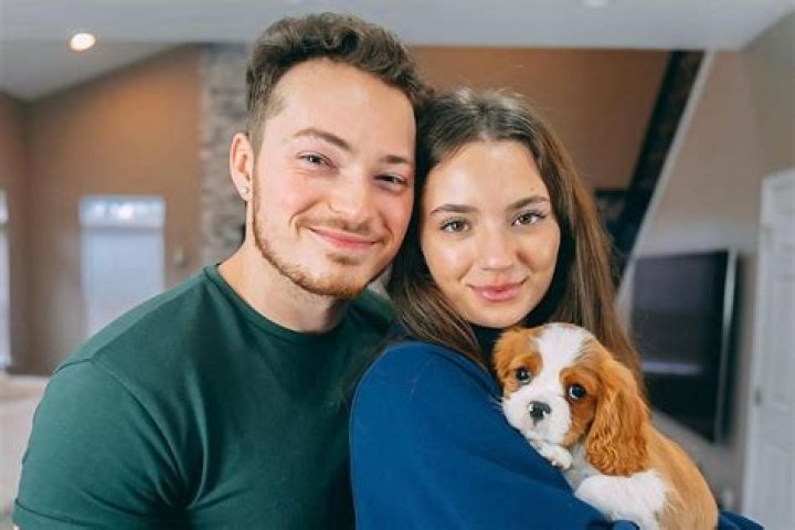 Lance Stewart: Girlfriend, net worth, tattoos, smoking & body facts