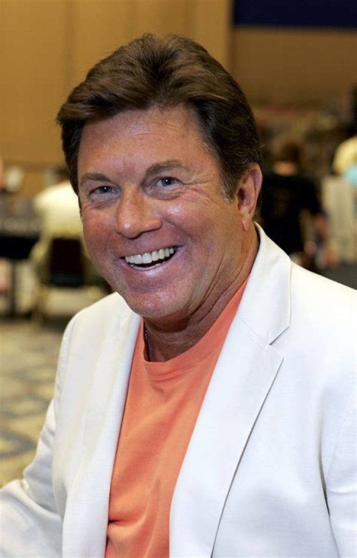 Larry Manetti Biography, Age, Net Worth, Height, Wife, Stroke, Health and Magnum PI