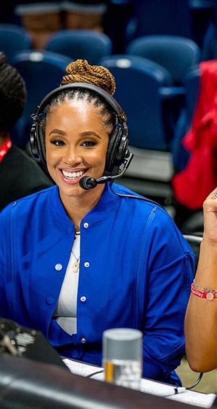 Meghan McPeak Age & Wiki: Meet Canadian Broadcaster On Instagram