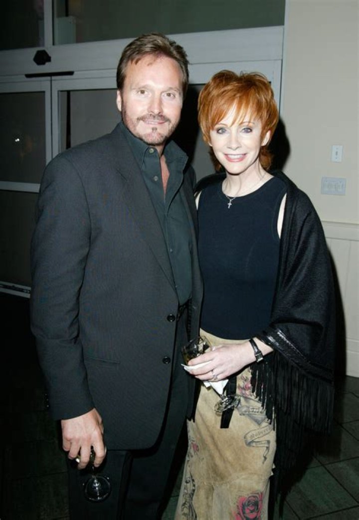 Reba McEntire: Husband, net worth, tattoos, smoking & body measurements