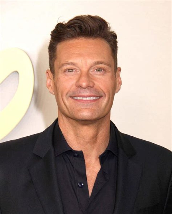 Ryan Seacrest’s Net Worth, Age, Height, Weight, Girlfriend, Dating, Bio-Wiki
