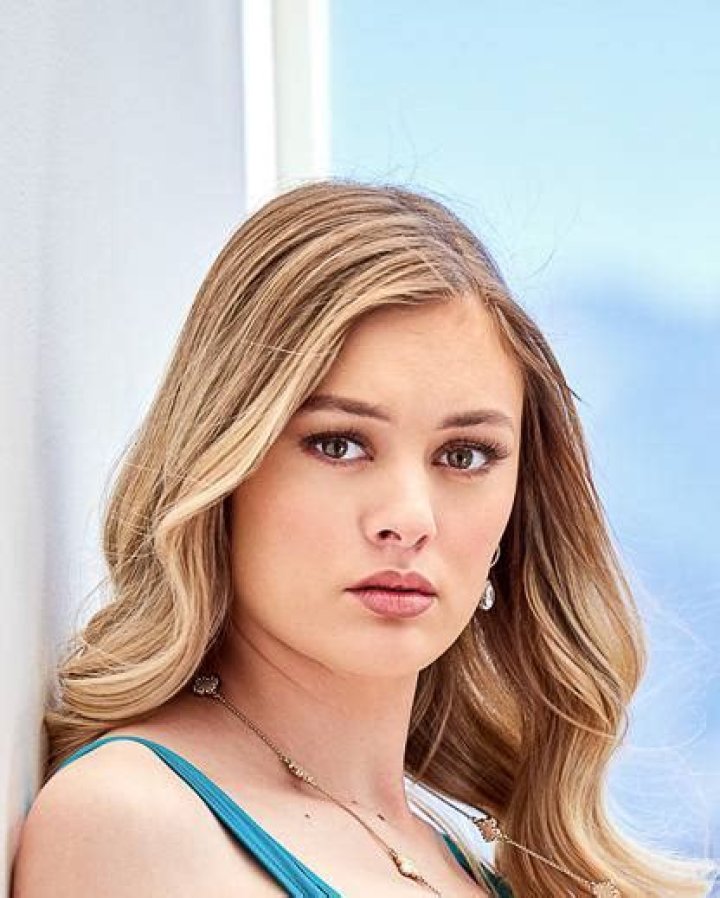 Savannah Lee May’s biography: age, height, movies and TV shows