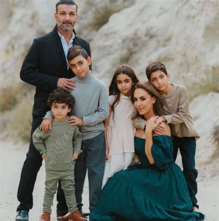 Shally Zomorodi Bio, Wiki, Age, Height, Husband, Children, Family, Journalist, Salary and Net Worth.