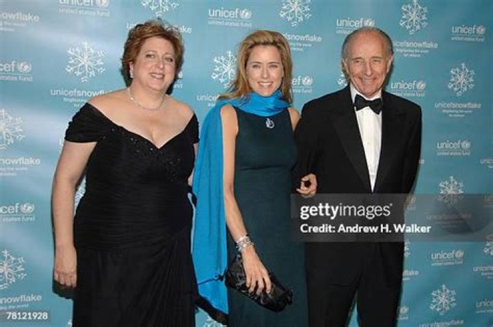 Téa Leoni Parents: Meet Anthony Pantaleoni, Emily Patterson