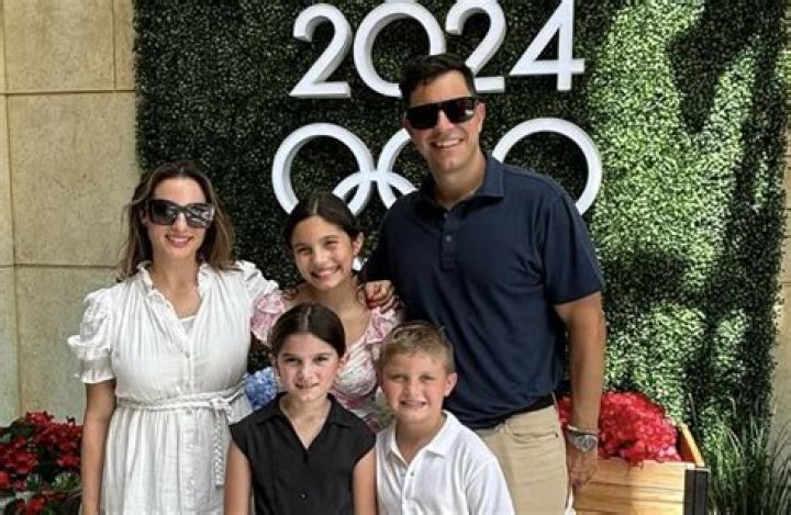 Tom Llamas Bio, Age, Wife, Kids, ABC News, Donald Trump, Salary