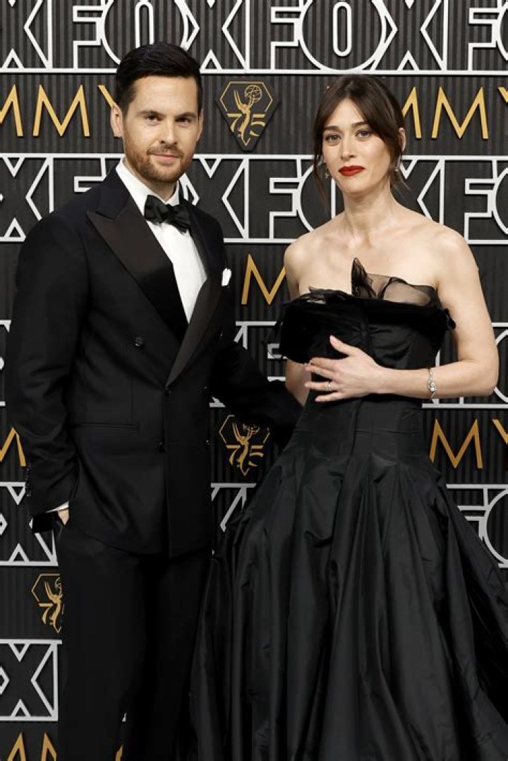 Tom Riley: Who is Lizzy Caplan‘s husband?