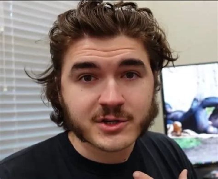 Twitch: Does Jschlatt Have A Gun – What State Does He Live – His Biography Details