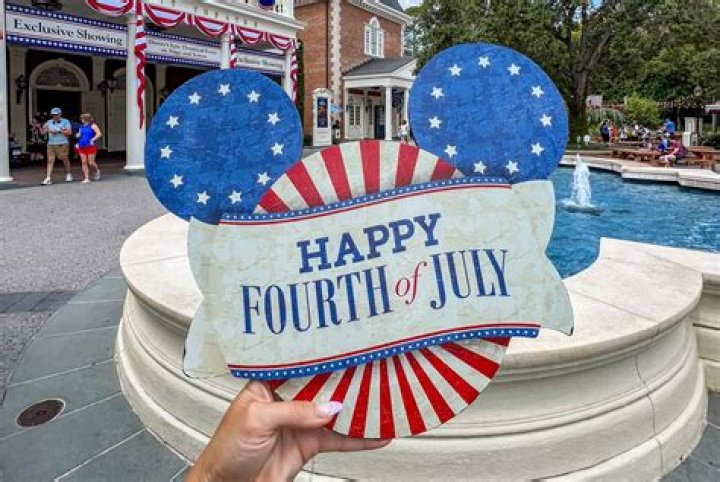 What Happened To David Brenner? ‘Born on the Fourth of July’ Oscar-winning Film Editor Dies At 59