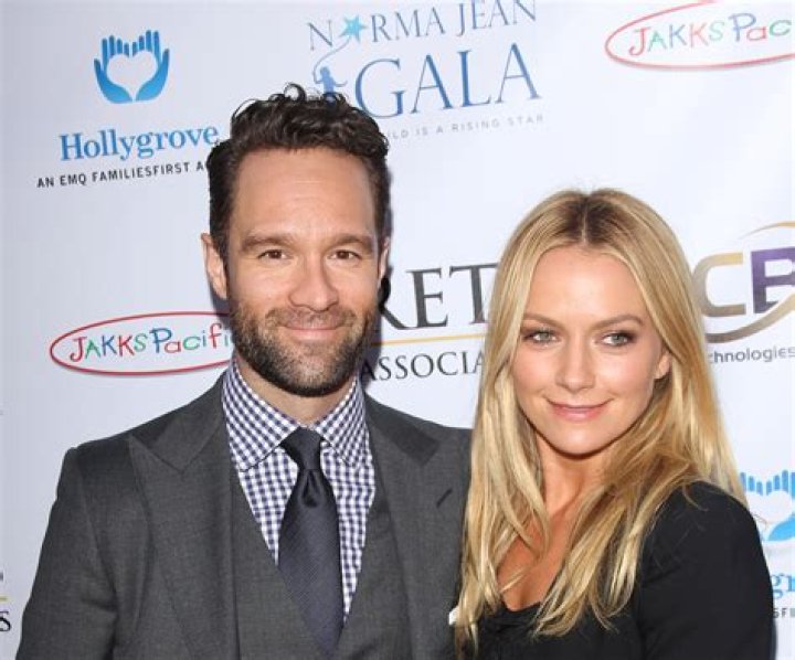 Who Is Chris Diamantopoulos Wife Becki Newton? More On The Cast Of Red Notice