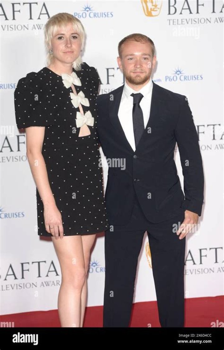 Why Is Maisie Adams Comedian Hair Shaved? Meet Her Partner Mike Dobinson On IG