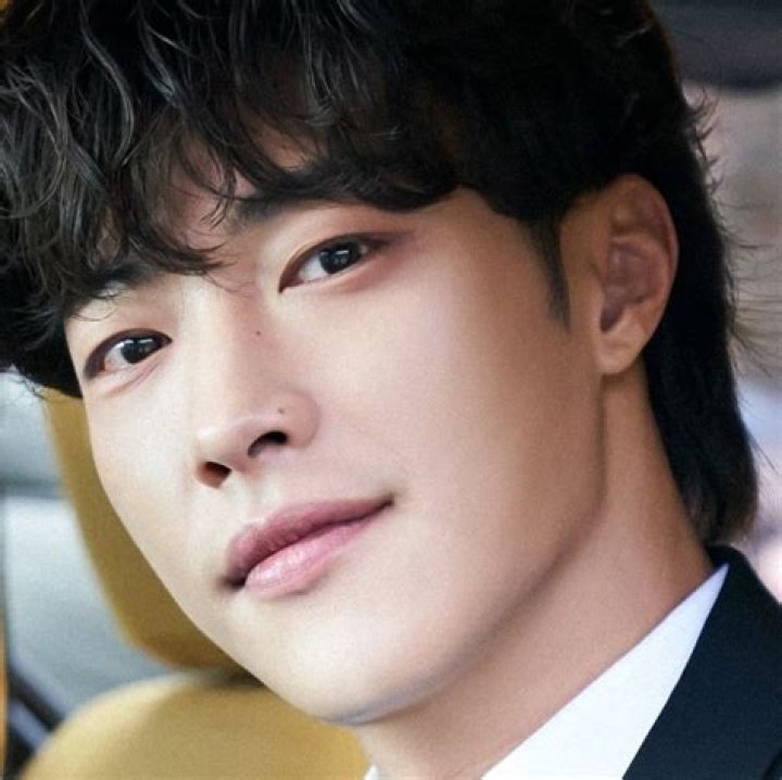 Woo Do-hwan (Actor) Wiki, Bio, Age, Height, Weight, Net Worth, Girlfriend, Facts